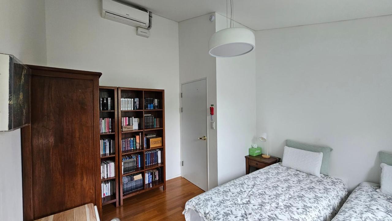 Guesthouse The Kims โซล ภายนอก รูปภาพ
