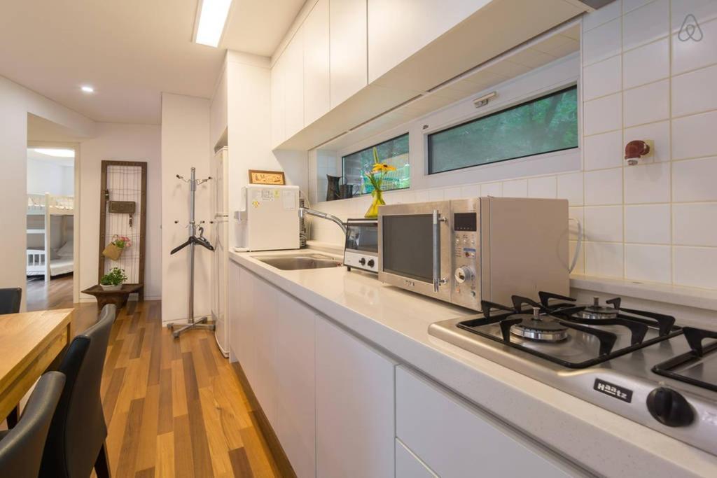 Guesthouse The Kims โซล ภายนอก รูปภาพ