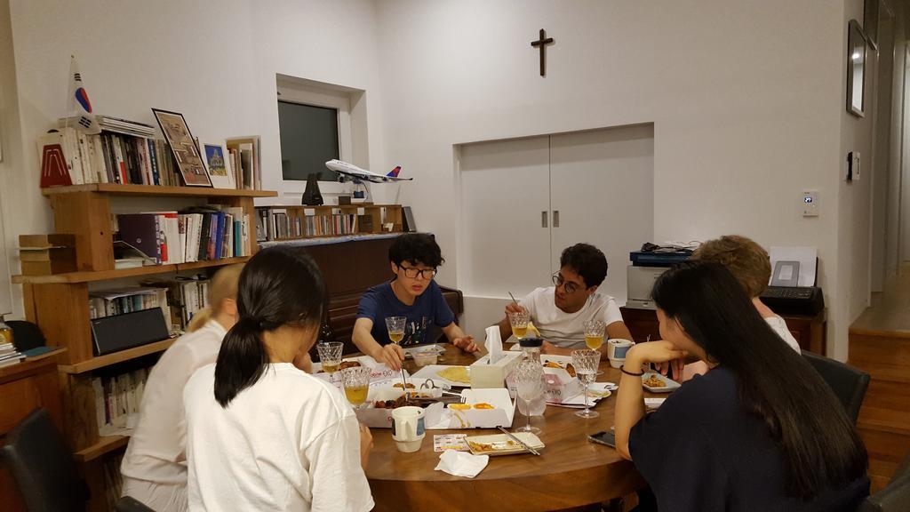 Guesthouse The Kims โซล ภายนอก รูปภาพ